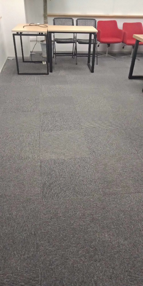 蒸汽清洁方块办公室地毯的效果好吗？